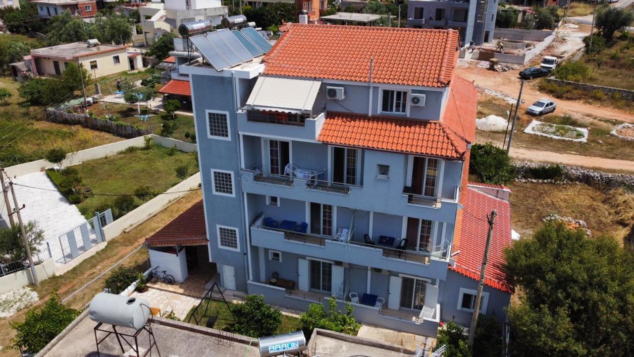 Ylli Mance Apartamento *